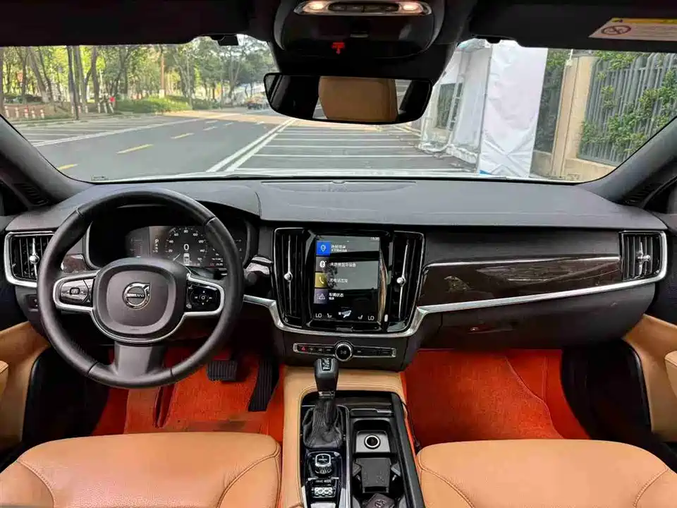 Volvo S90