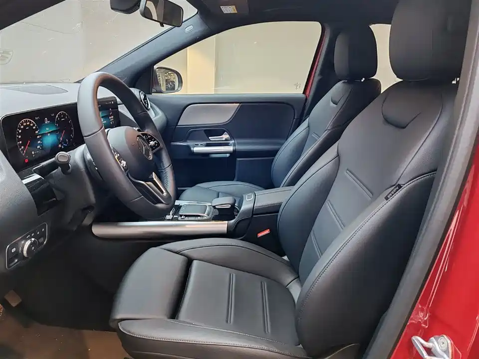 Mercedes-Benz GLA Mercedes-Benz GLA