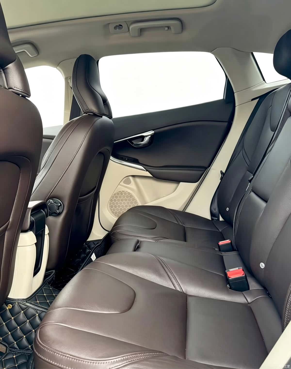 Volvo V40, 2016 8