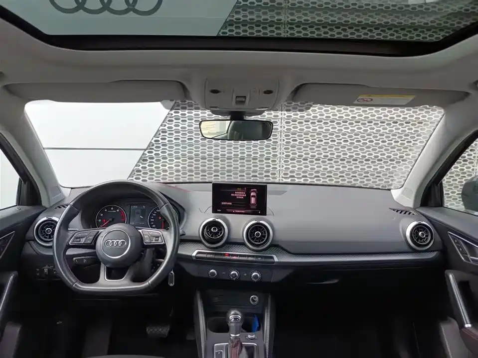 Audi Q2L Audi Q2L
