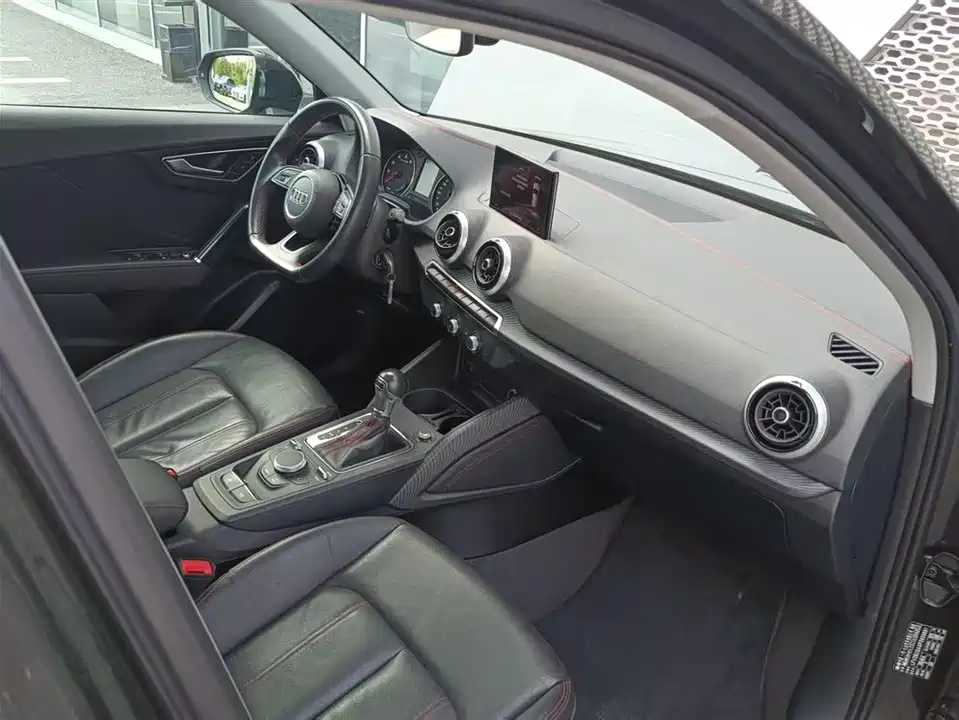 Audi Q2L Audi Q2L
