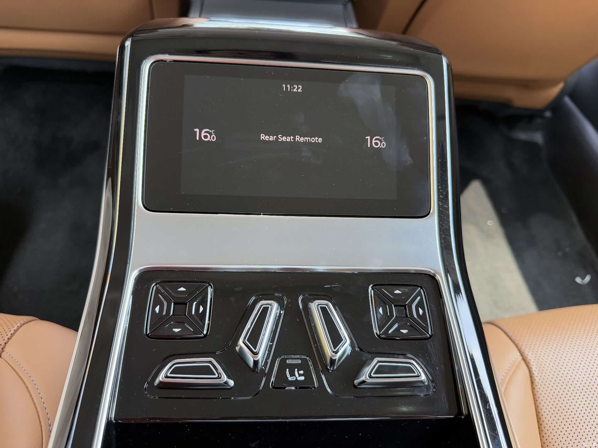 Audi A8L, 2022 13