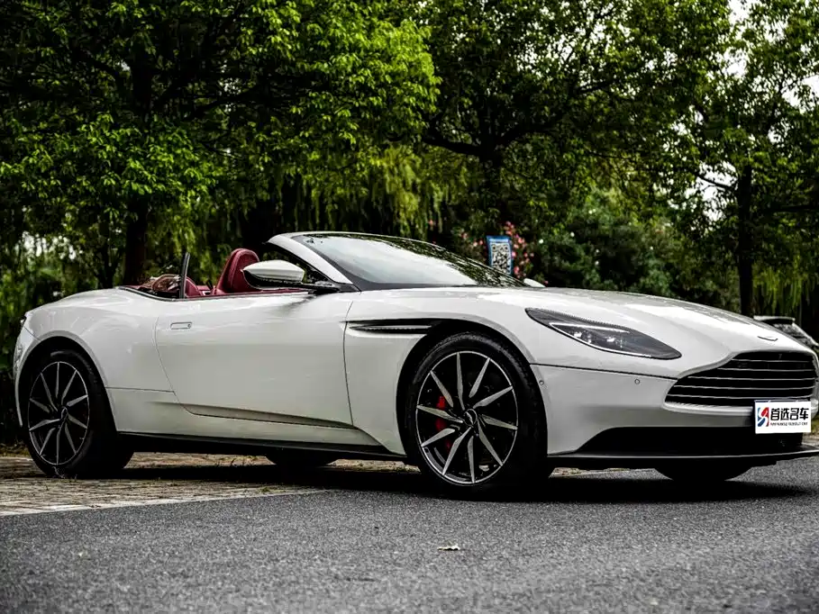 Aston Martin DB11
