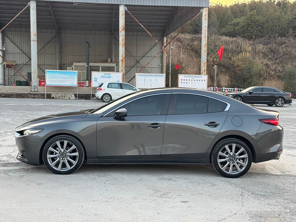 Mazda 3 Angkesaila