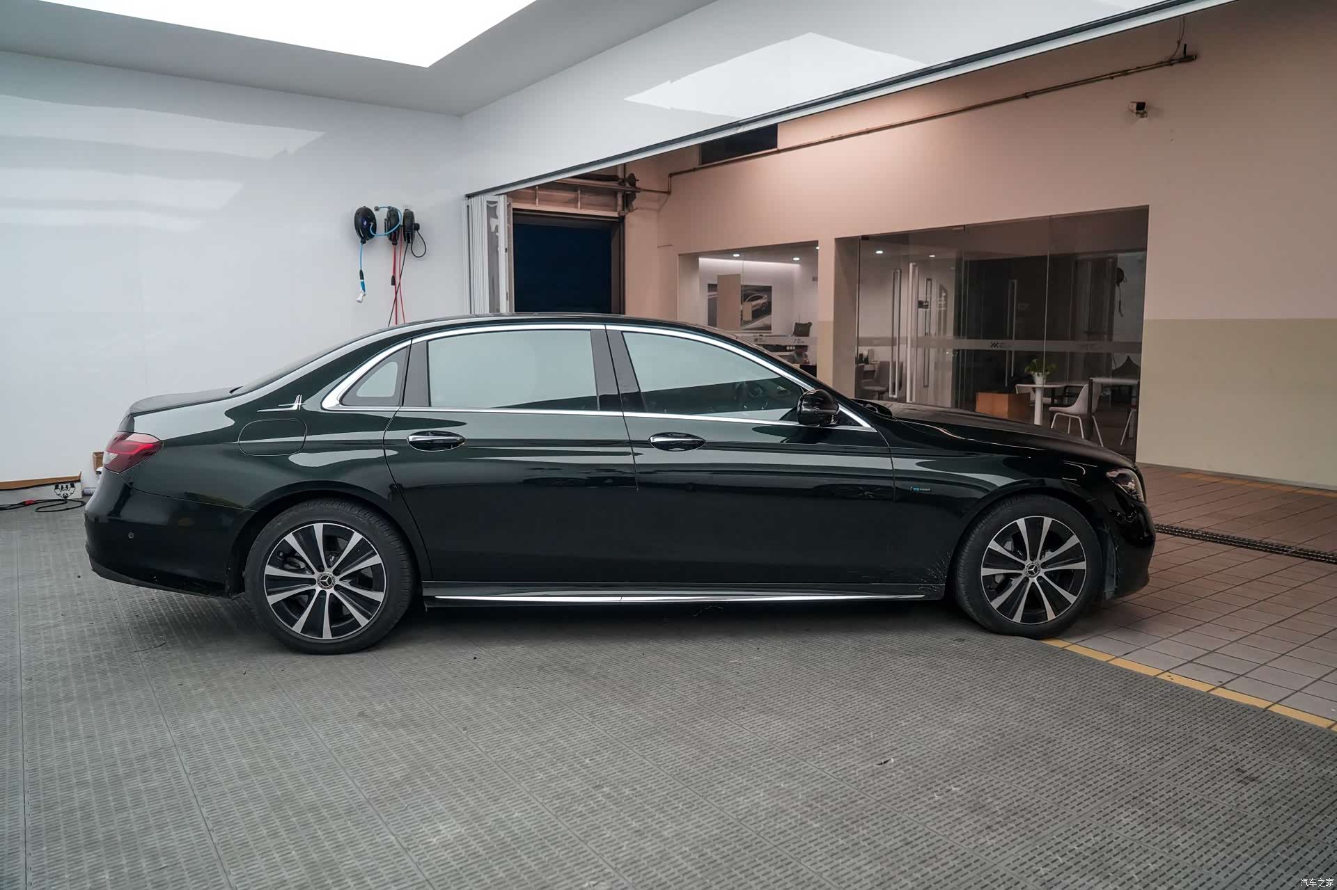 Mercedes-Benz E-Class, 2021 4