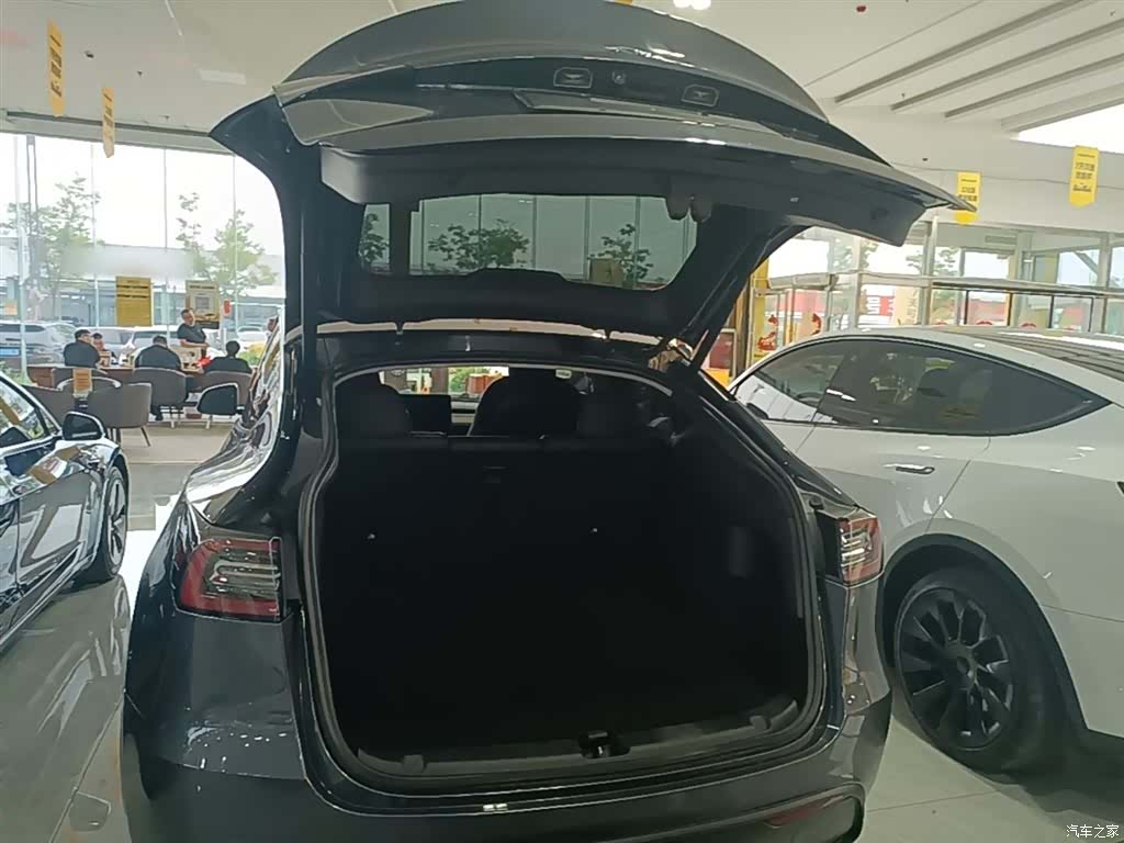 Tesla Model Y, 2021 19