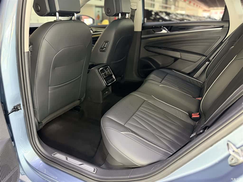 Volkswagen Passat, 2021 24