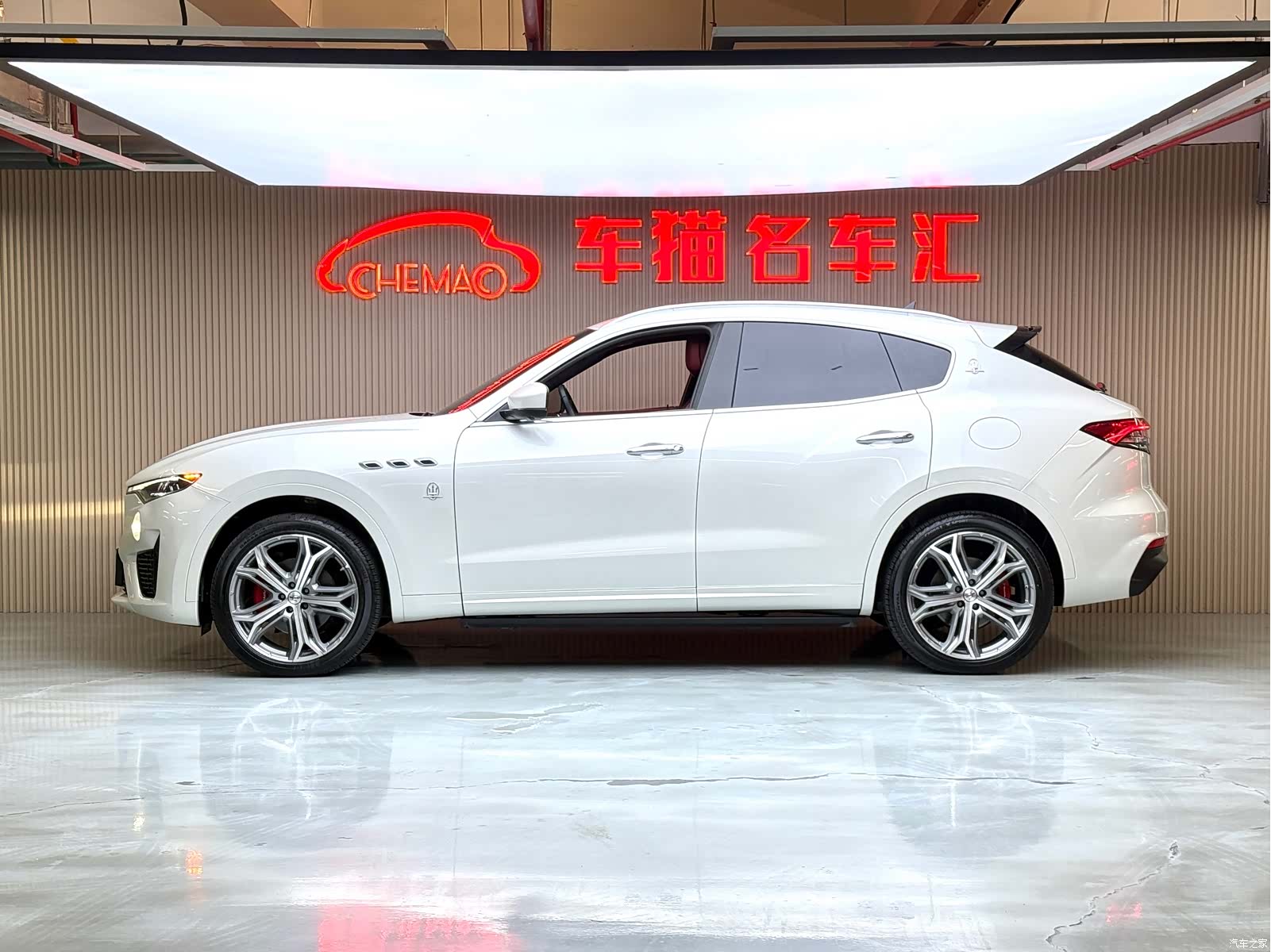 Maserati Levante, 2022 11