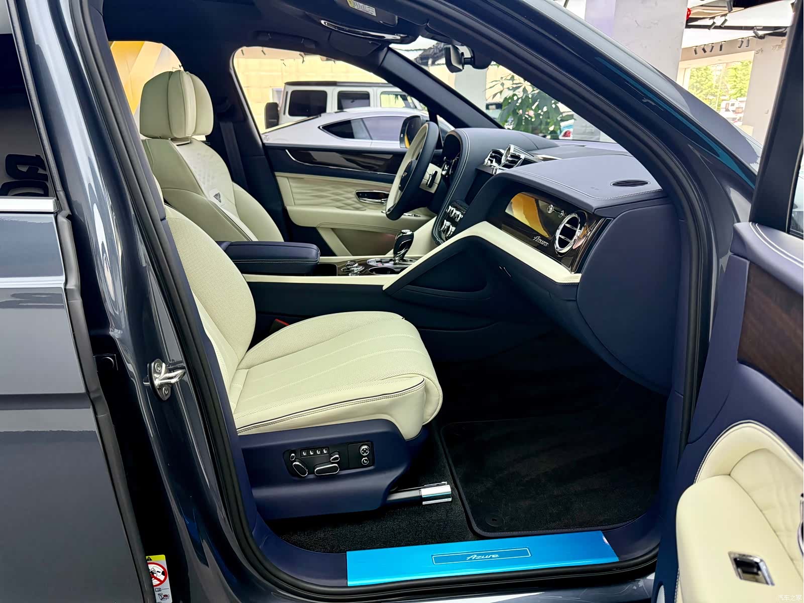 Bentley Bentayga, 2025 9
