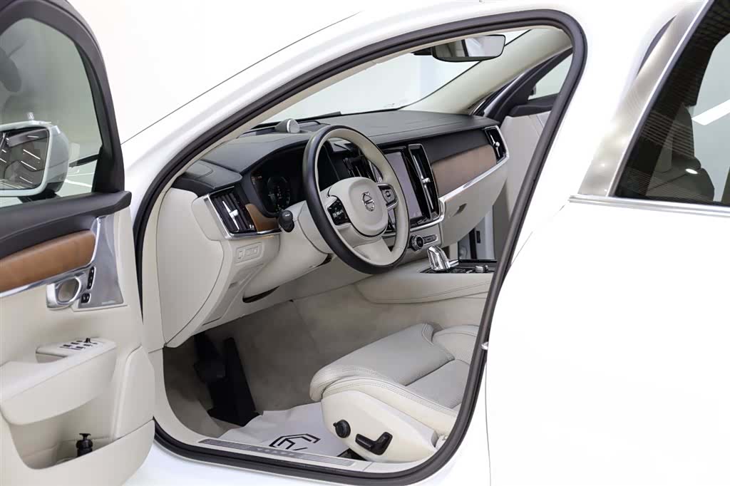 Volvo S90, 2020 все фото