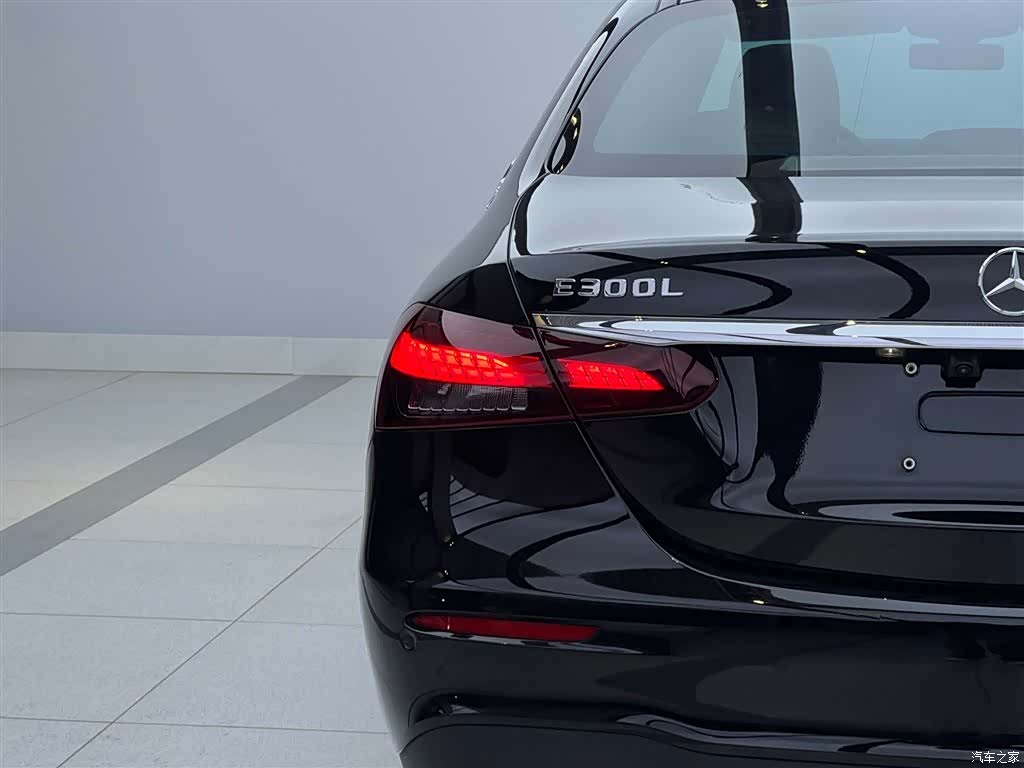 Mercedes-Benz E-Class, 2020 14