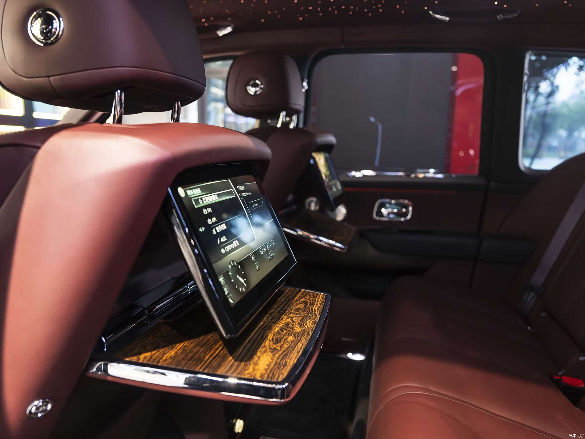 Rolls-Royce Cullinan, 2022 24