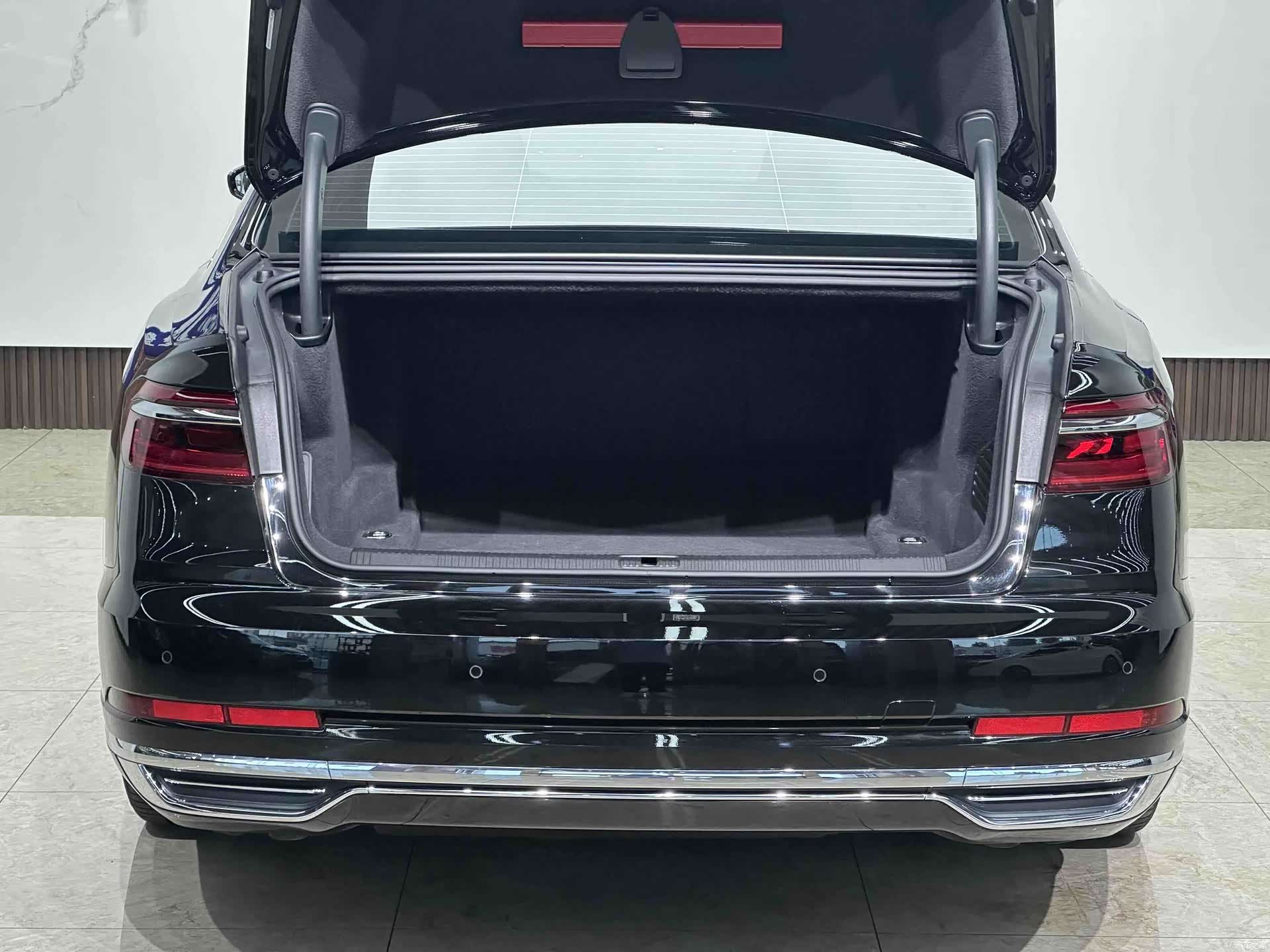 Audi A8L, 2022 21