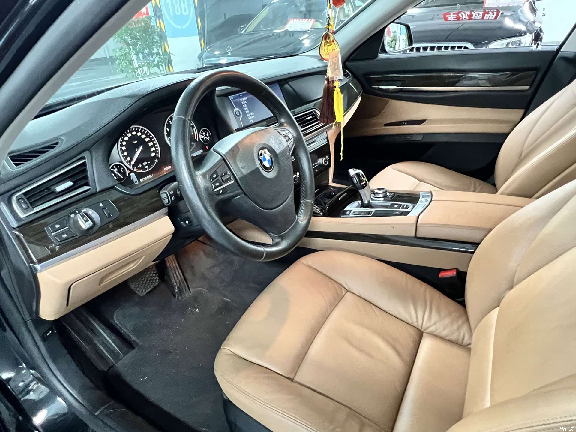 BMW 7 Series, 2011 8