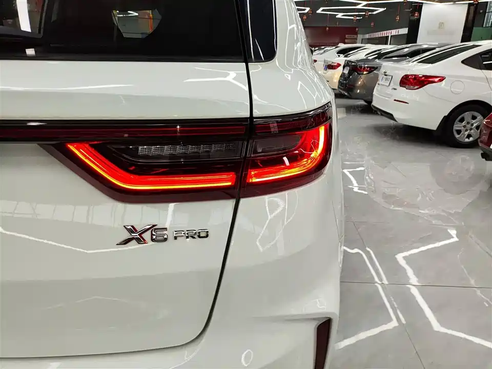 Geely Vision X6
