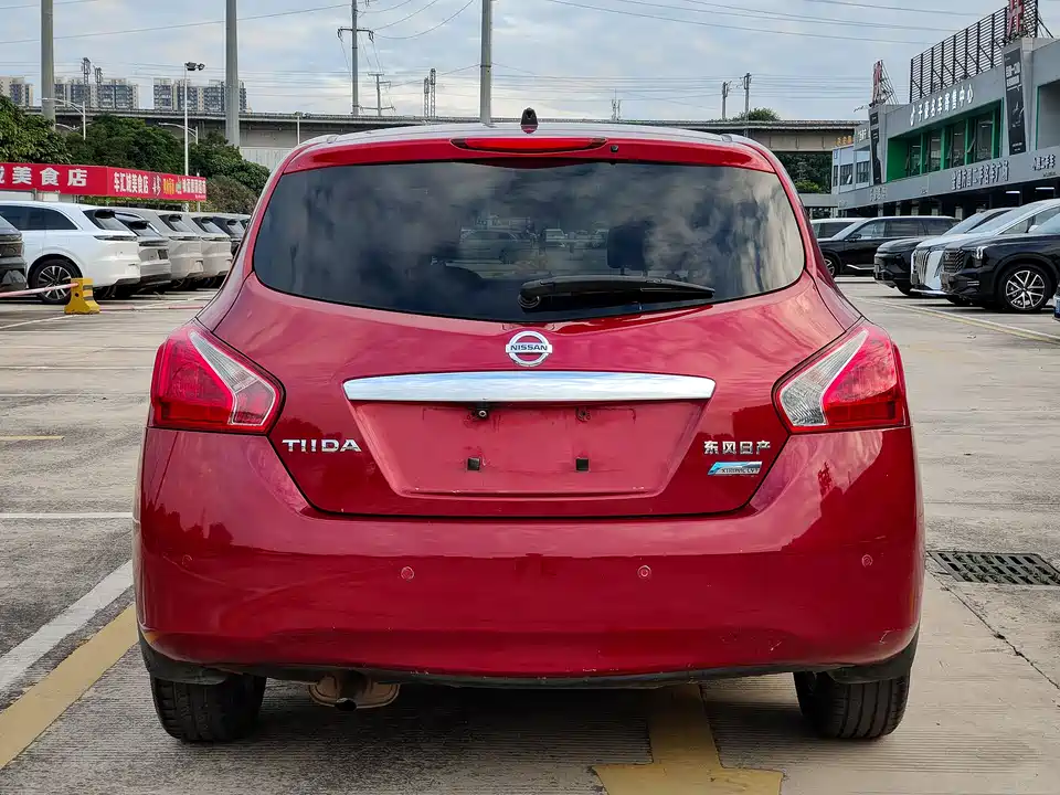Nissan TIIDA