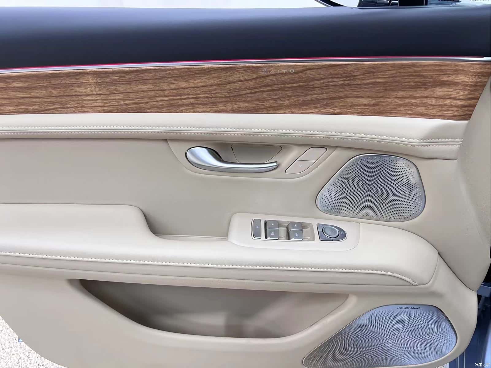AITO M5, 2023 12