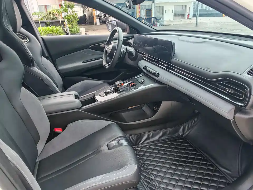 Trumpchi Shadow Leopard