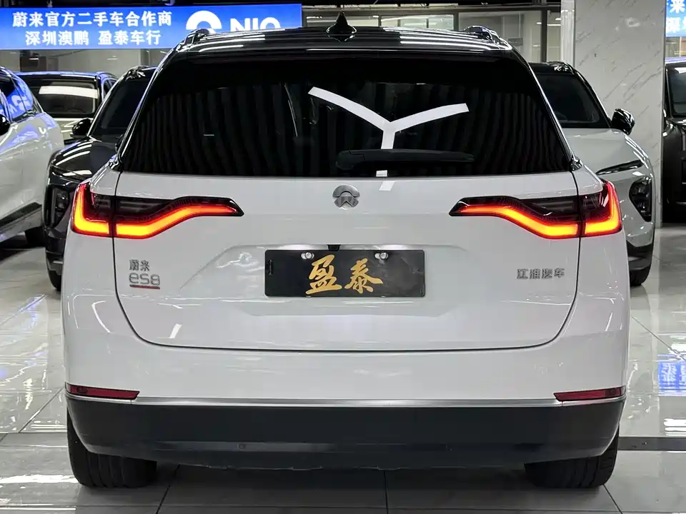 NIO ES8