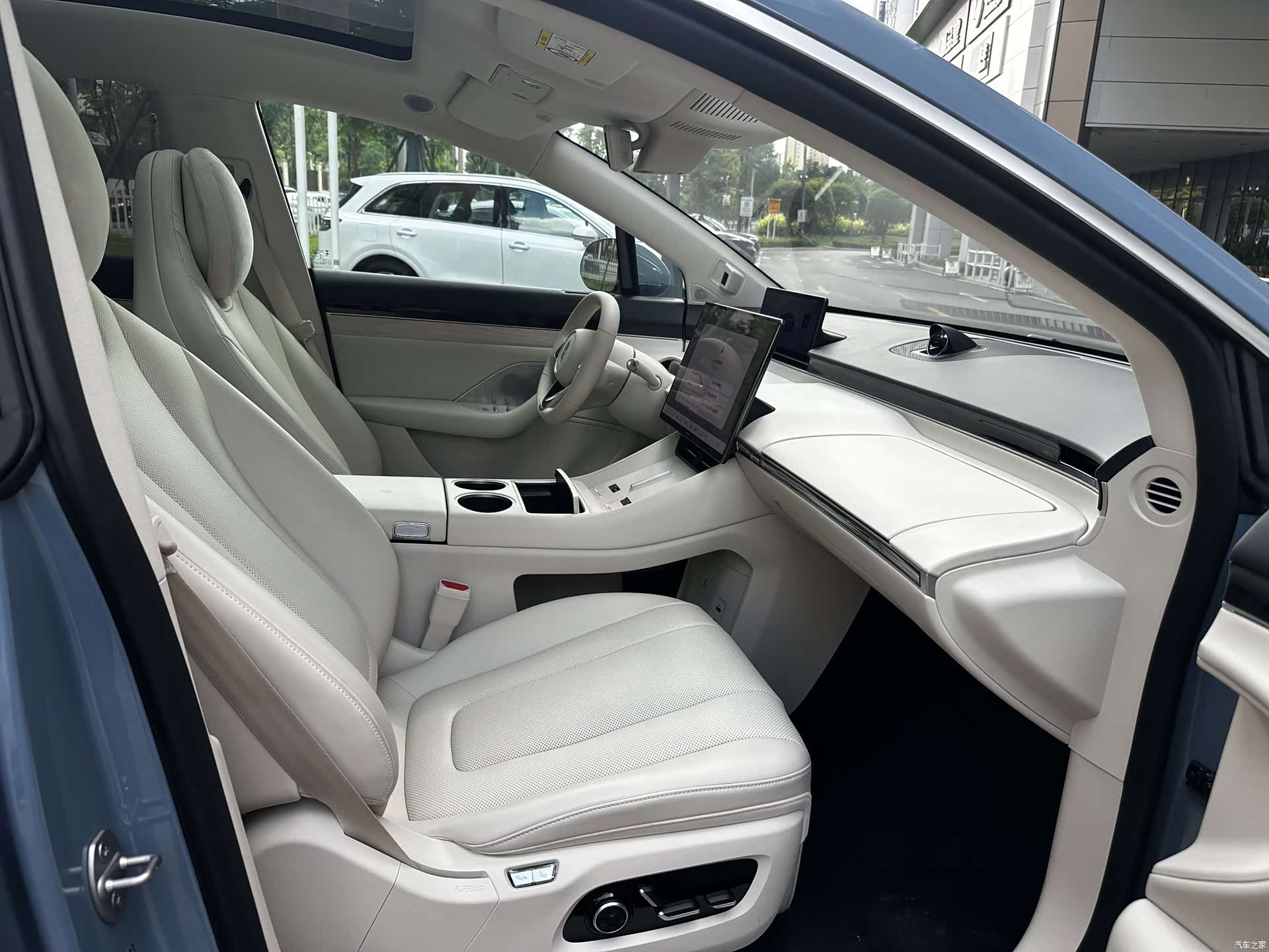 Luxeed R7, 2025 9