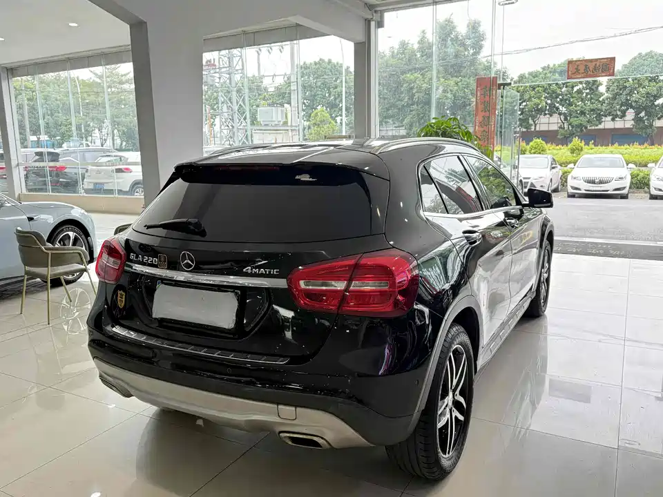 Mercedes-Benz GLA
