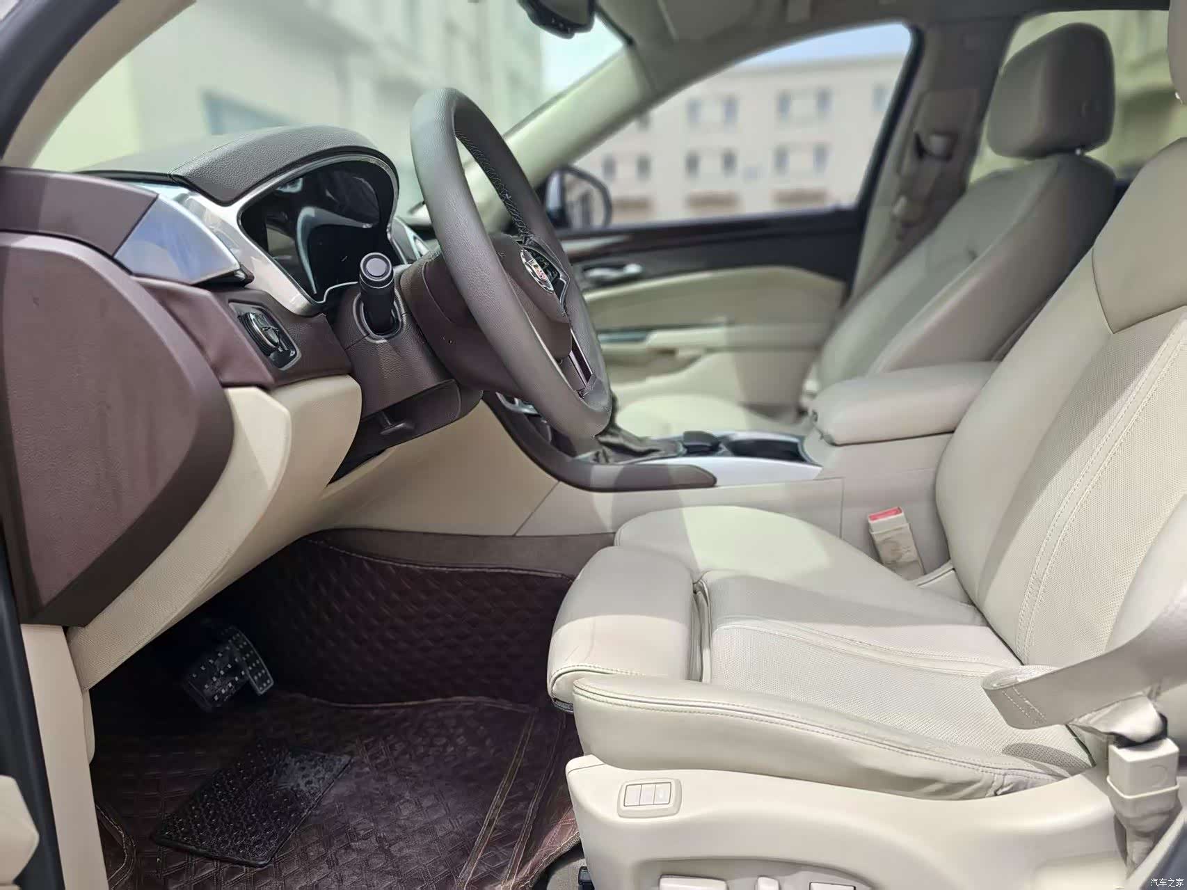 Cadillac SRX, 2015 4