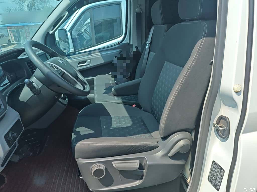 Maxus V80, 2022 15