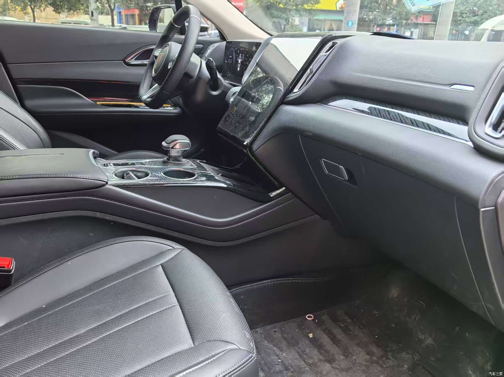 Hongqi HS3, 2025 14