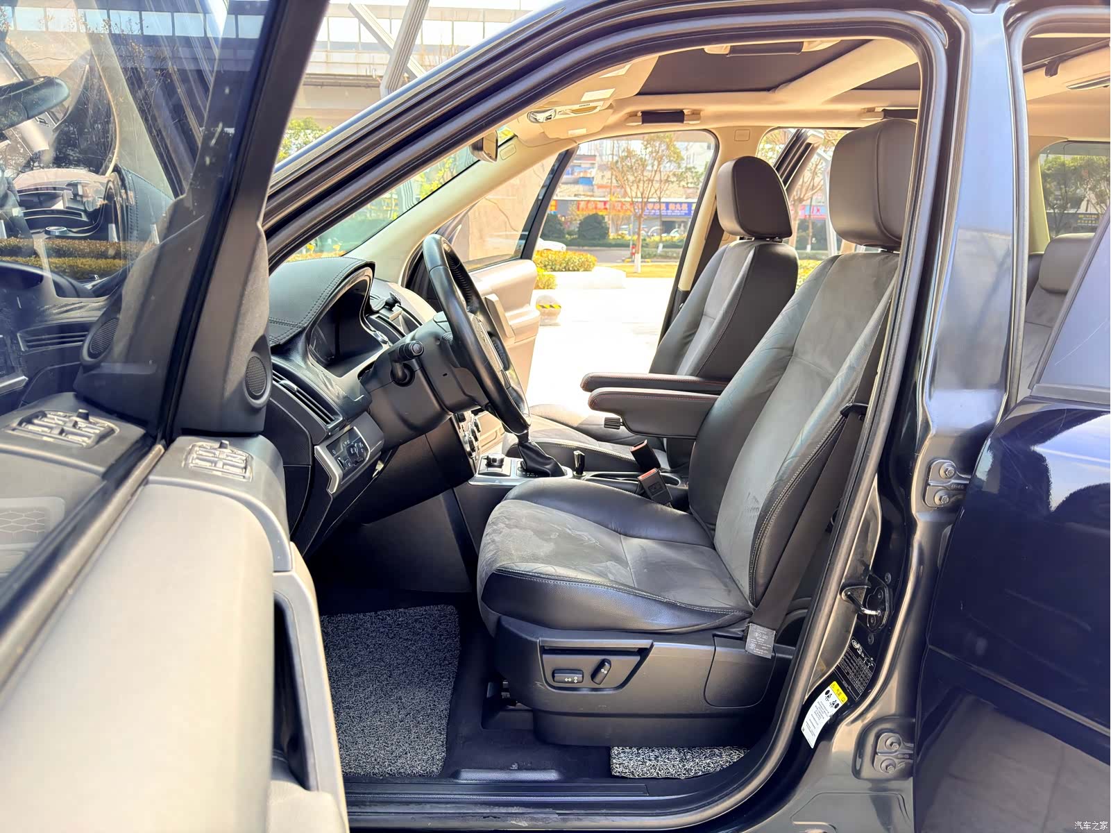 Land Rover i6, 2010 4