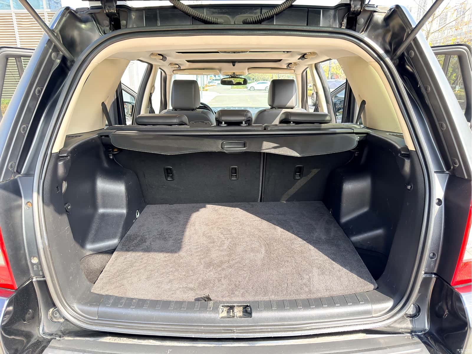 Land Rover i6, 2010 12