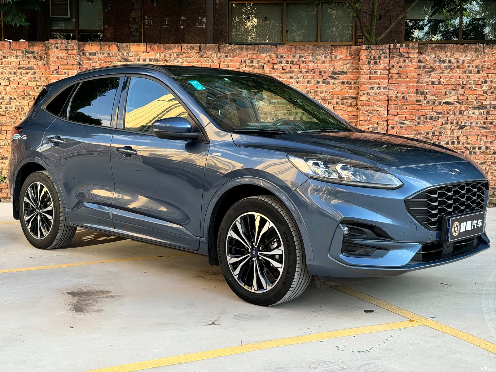 Ford Escape, 2022 3