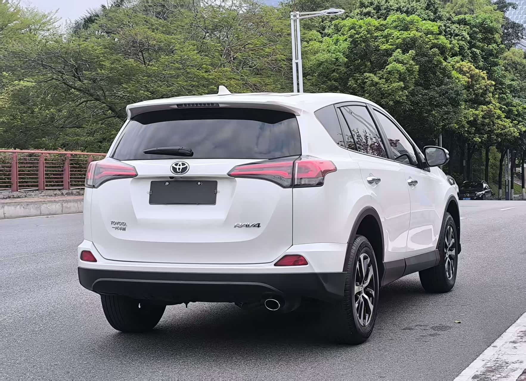 Toyota RAV4, 2017 все фото