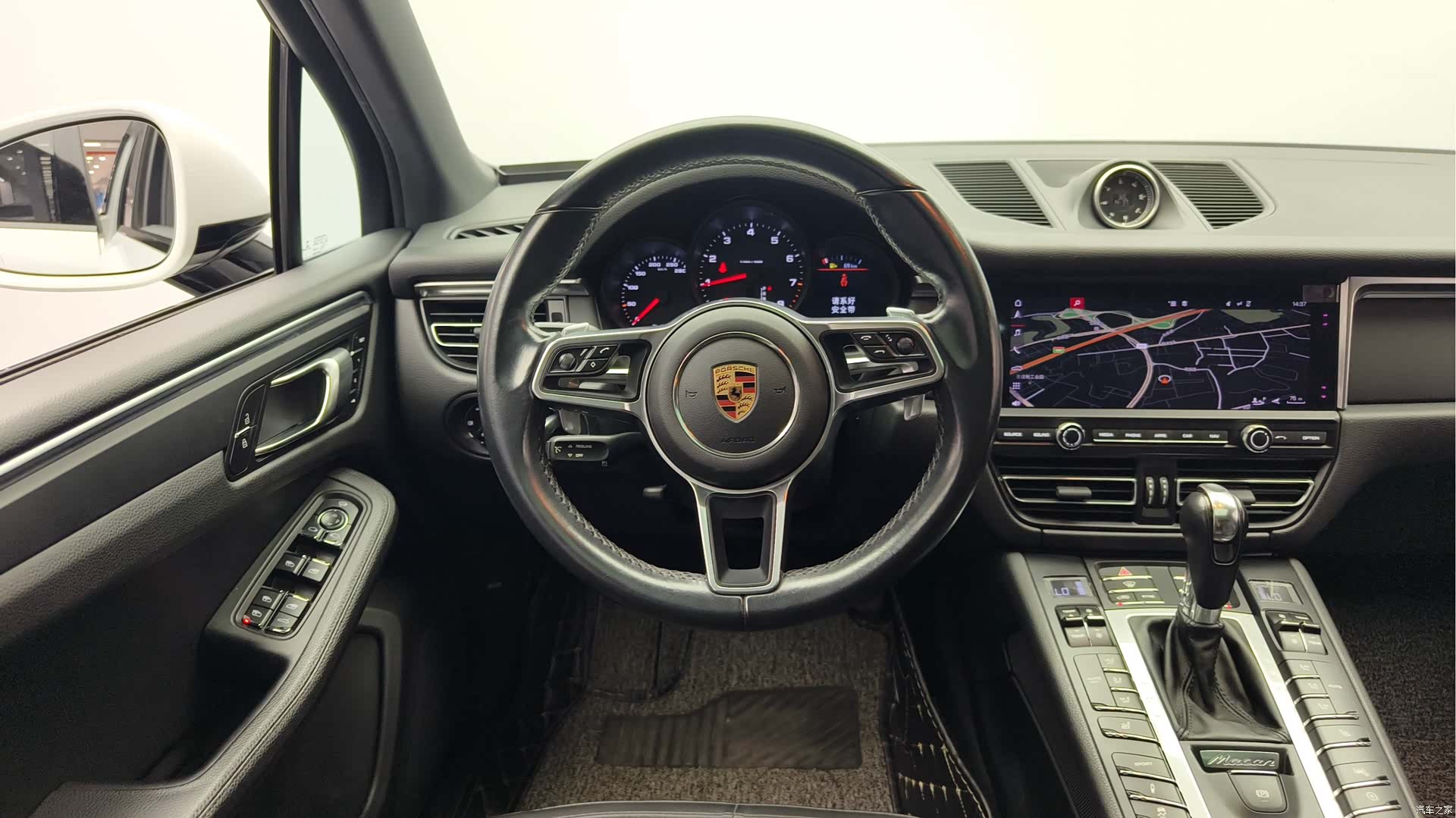 Porsche Macan, 2019 10