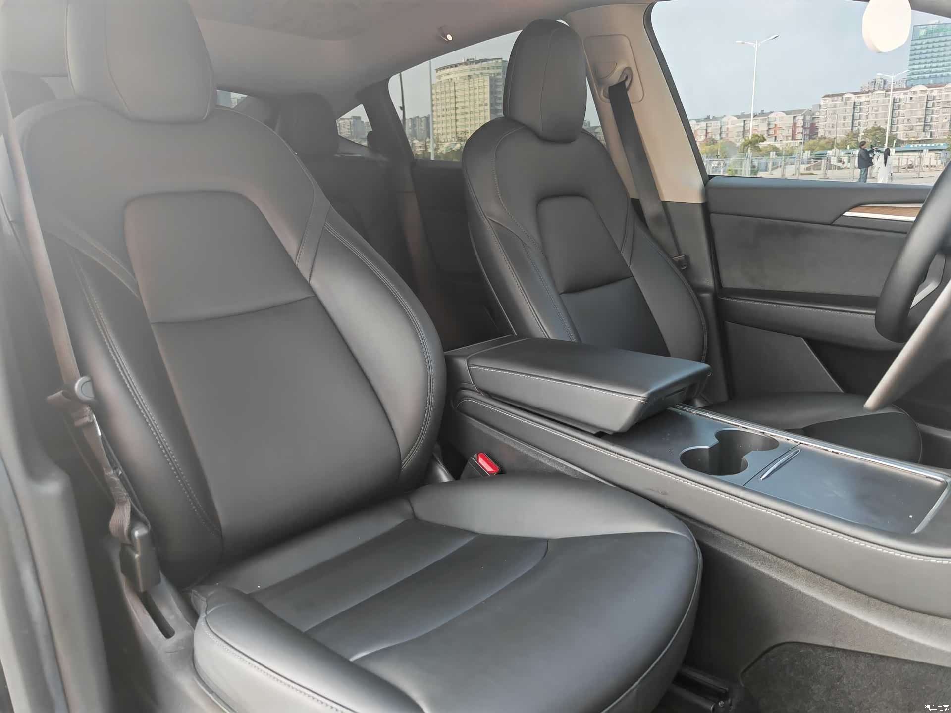 Tesla Model Y, 2022 13