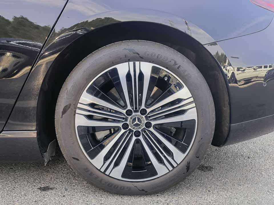 Mercedes-Benz EQS