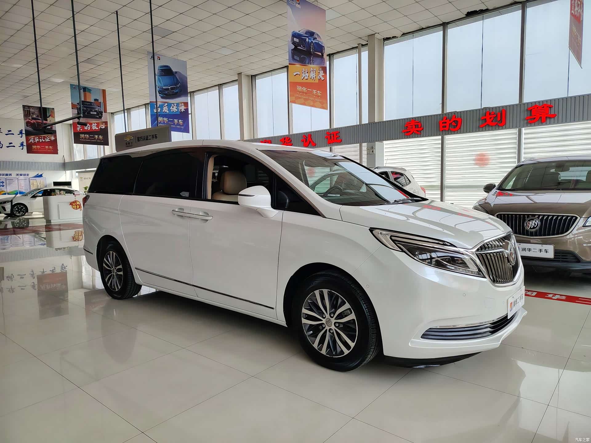Buick GL8, 2018 3