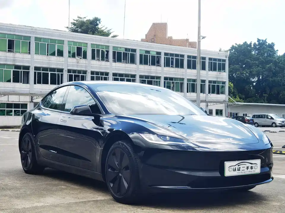 Tesla Model 3 Tesla Model 3