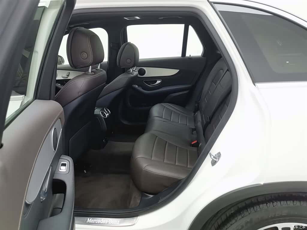 Mercedes-Benz GLC, 2019 15