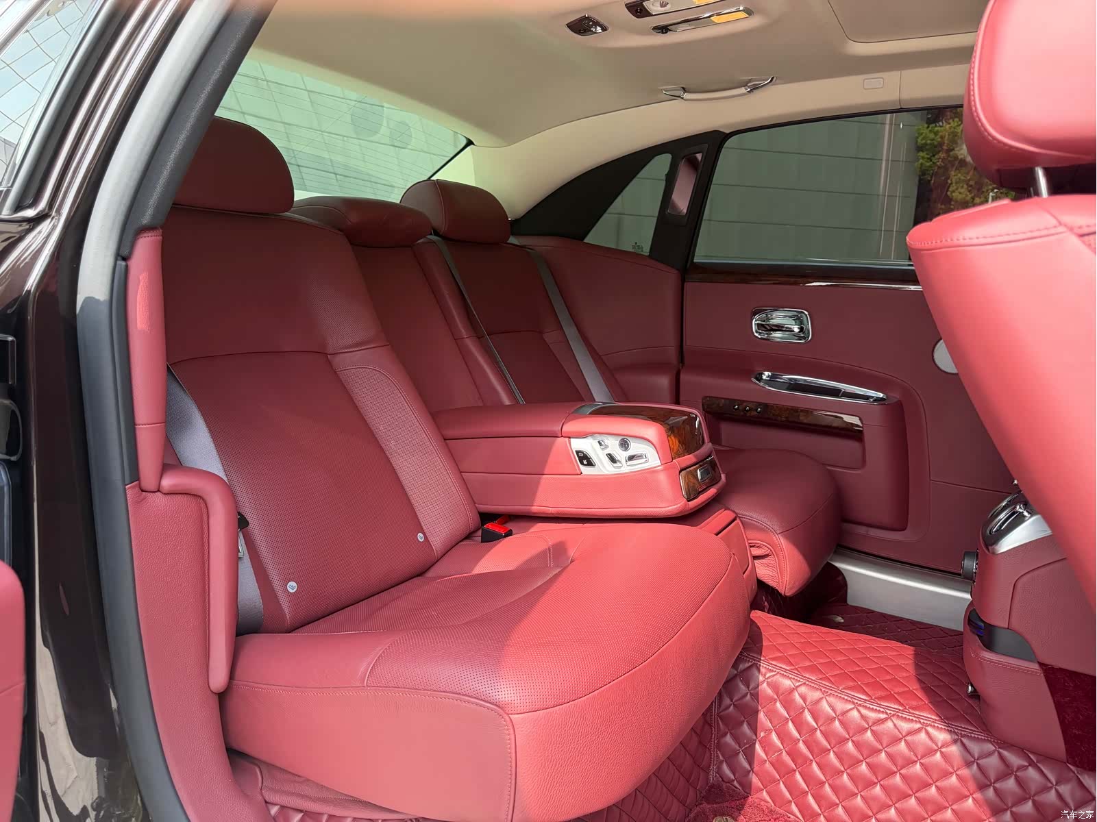 Rolls-Royce Ghost, 2013 6