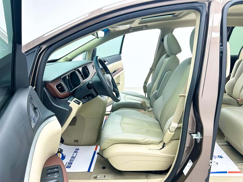 Buick GL8, 2016 4