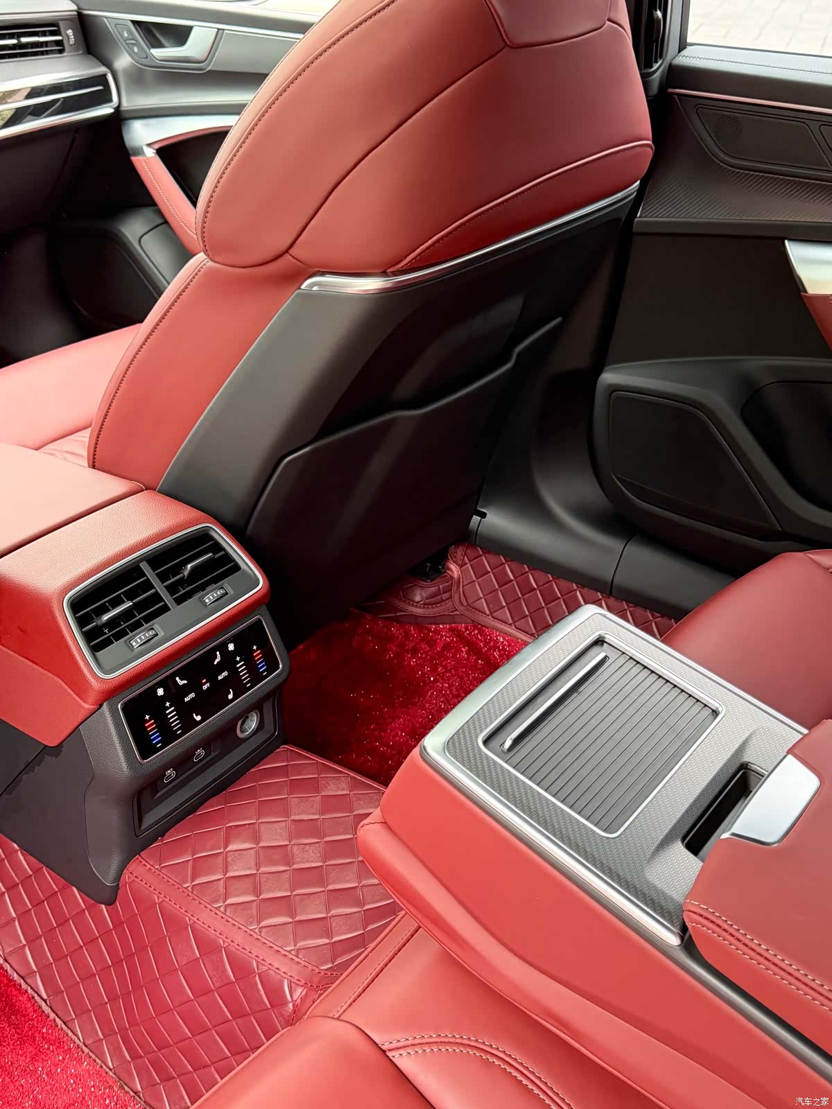 Audi A7L, 2025 14