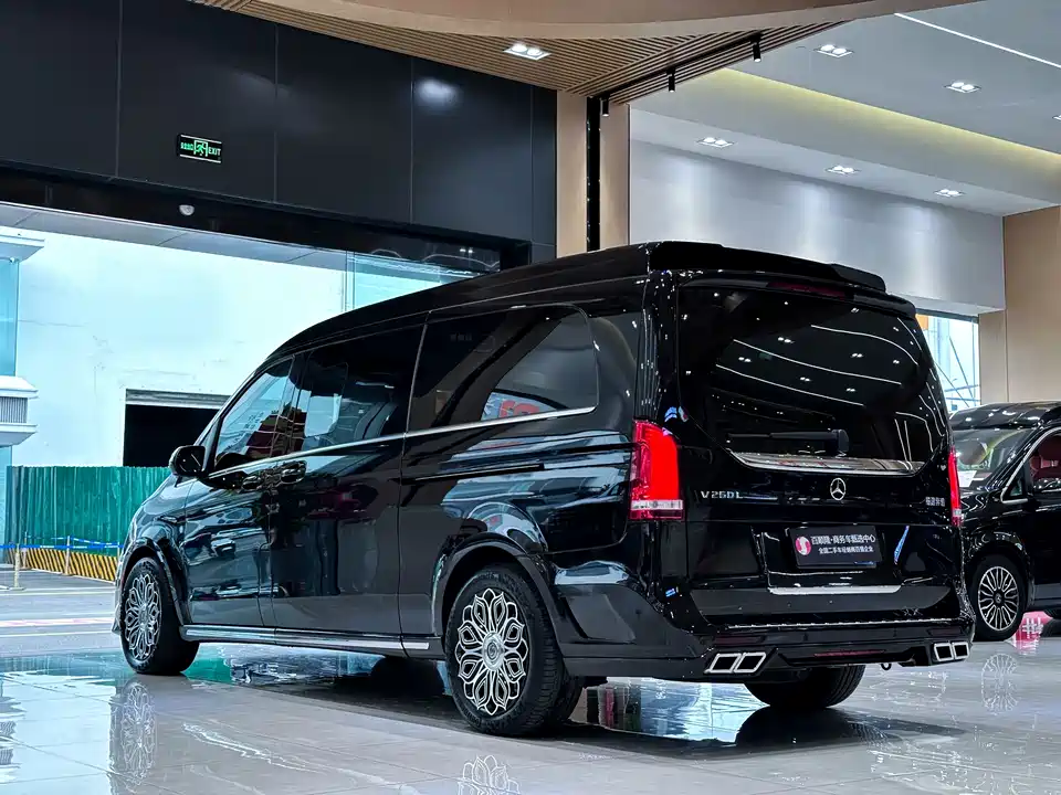 Mercedes-Benz V-class