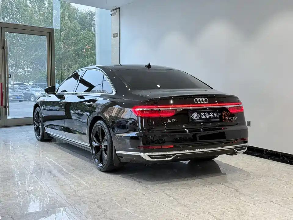 Audi A8