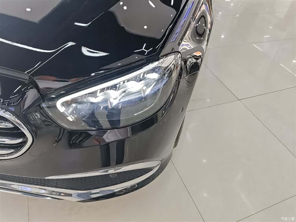Mercedes-Benz E-Class, 2022 19