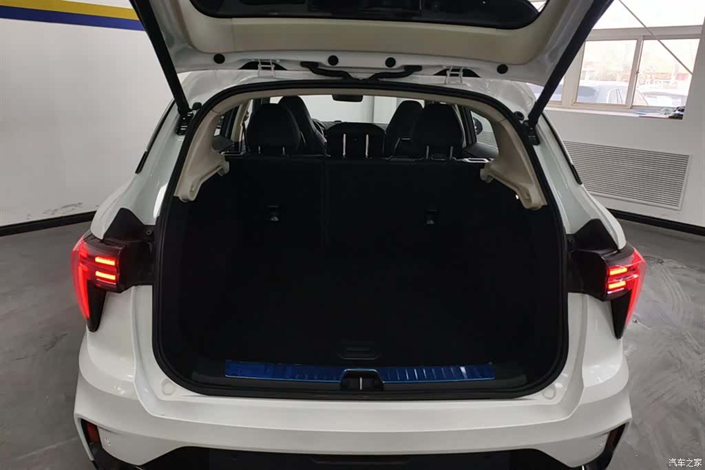 Lynk & Co 01, 2024 4