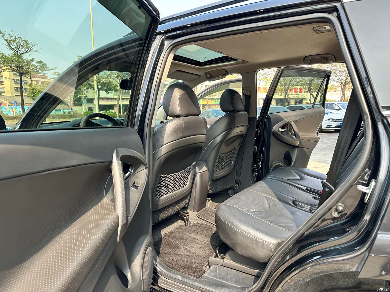 Toyota RAV4, 2012 10