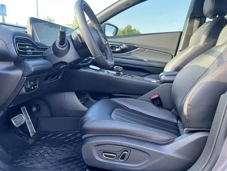 Trumpchi Shadow Leopard