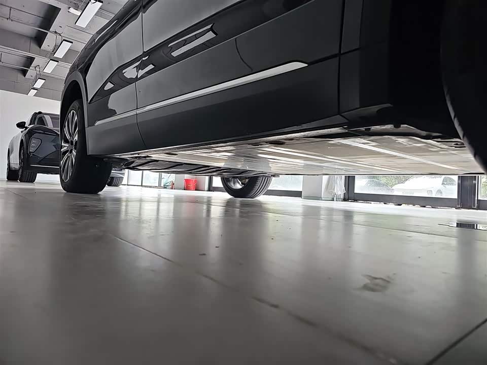 NIO ES8