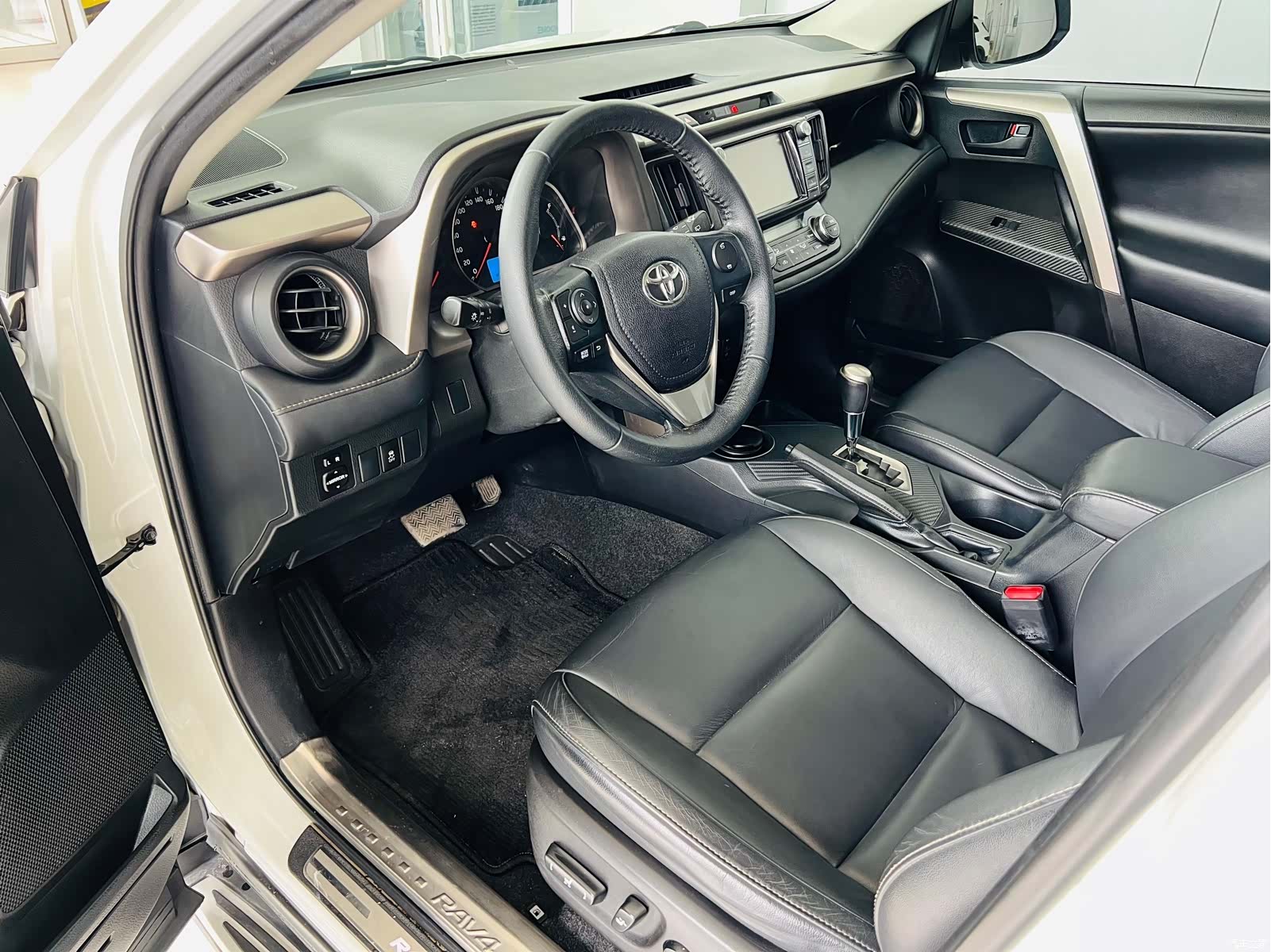 Toyota RAV4, 2016 12