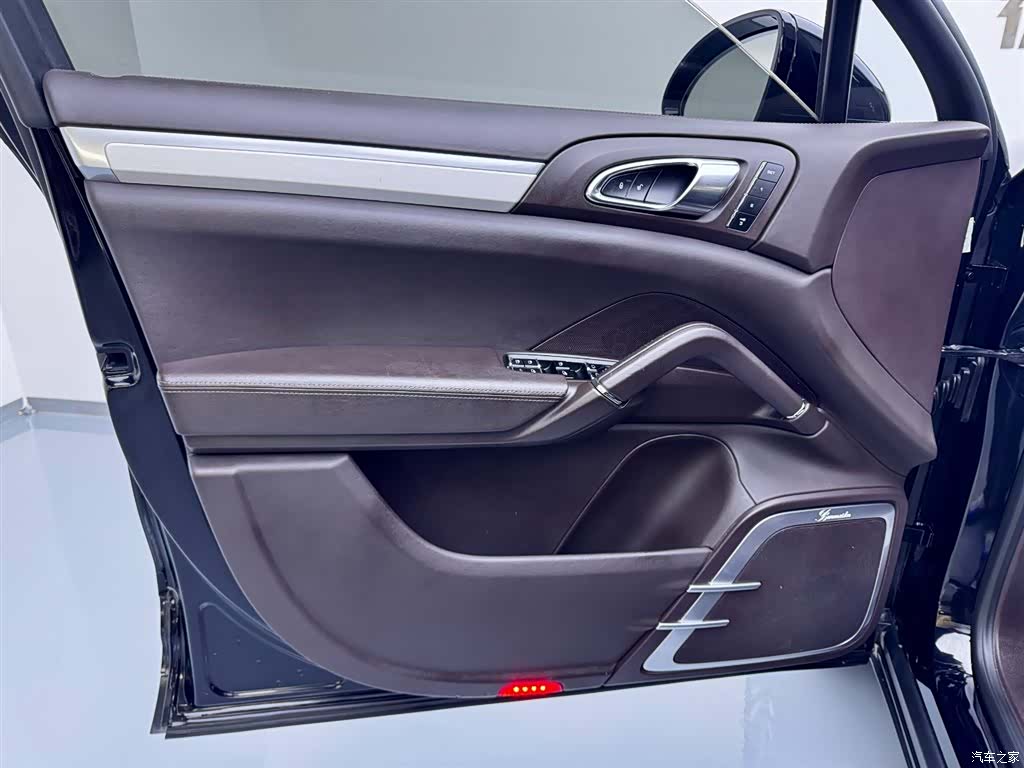 Porsche Cayenne, 2013 11